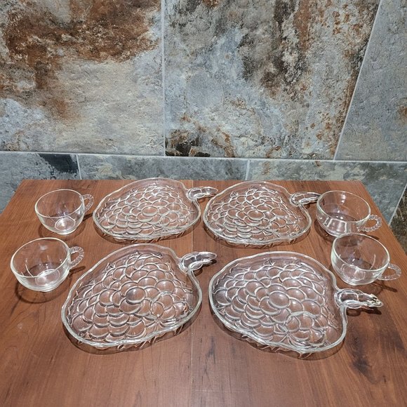 VTG Clear Glassware Snack Set 4 Four Plates Cups - Picture 3 of 16